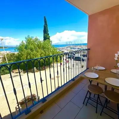 Appartement pieds dans l'eau sur Port de Plaisance