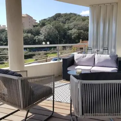 Beautiful modern 4-star apartment with swimming pool and Wi-Fi