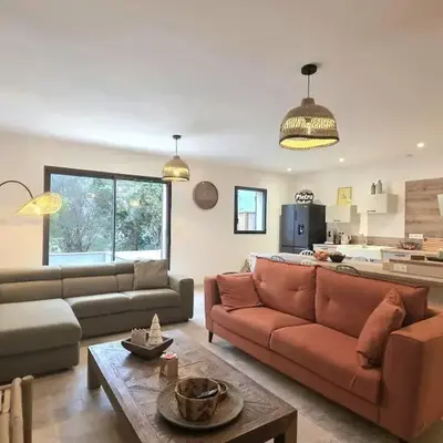 Maison en pierre avec piscine chauffée à Muratello