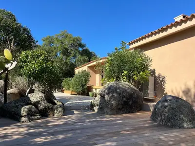 a house with a swimming pool in a yard at Porto-Vecchio, Villa luxueuse 8 pers, 4 chambres, piscine privée in Porto-Vecchio