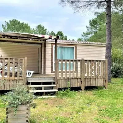 Mobil-home confortable avec terrasse pour 4 pers. - API-1-52-1661