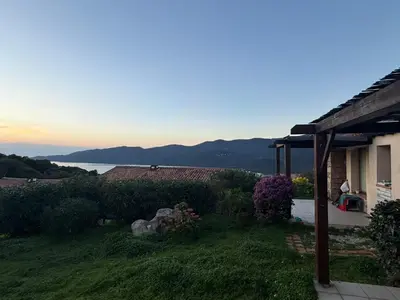 a house with a view of the water at Mini-villa 4 personnes - Soléa 19 - vue mer in Serra-di-Ferro