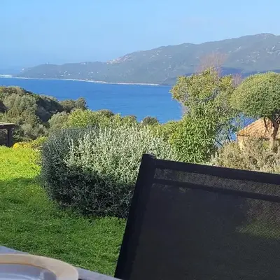 Mini villa vue mer et wifi dans petite résidence avec piscine chauffée