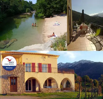 two pictures of a house and a beach at 95m2 au calme à 25mn AJACCIO, plages, linge inclus parking ok in Ucciani