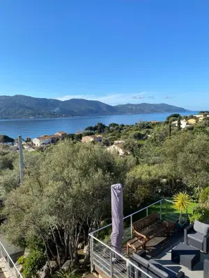 a view of the water from the balcony of a house at Casaluce in Casaglione