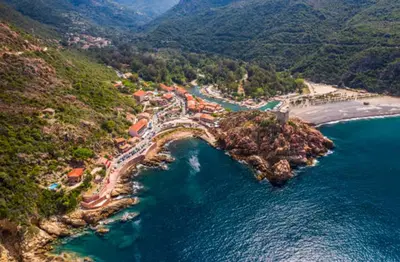 an aerial view of a beach and the ocean at Hôtel & Résidence Le Subrini in Porto Ota