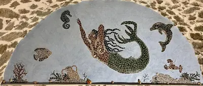 a painting of three peacocks on a wall at Chez Marco Gîte & SPA CAPPELLINA in Muro