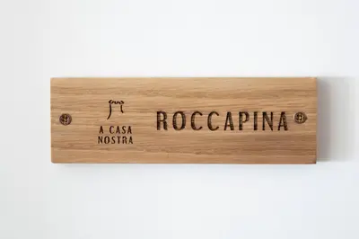 a wooden box with a casa macrocaria written on it at A Casa Nostra in Coti-Chiavari