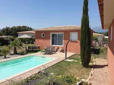a house with a swimming pool in a yard at Villa di Pardisoli in Prunelli-di-Fiumorbo
