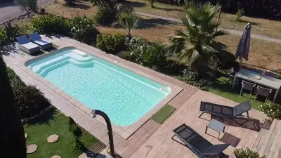 an overhead view of a swimming pool in a yard at Villa di Pardisoli in Prunelli-di-Fiumorbo