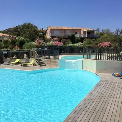 Maison accueillante avec jardin et vue sur montagne à Porto-Vecchio