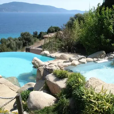Villas Valinco San Martinu Corse du Sud - vue et proche mer - piscines-7 chambres