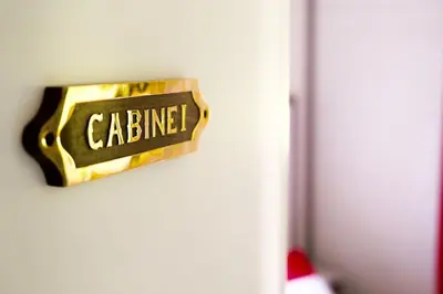 a sign on a door with the word garlic at Campo Vecchio Sole et Piscine in Ghisonaccia