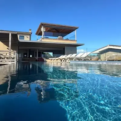 Villa de luxe surplombant la mer
