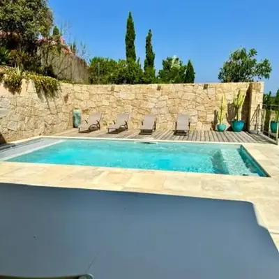 Somptueuse villa d’architecte avec vue mer