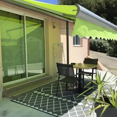 Pavillon T2 proche ville dans petite résidence