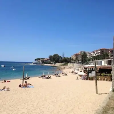 Ajaccio magnifique T2 neuf 40m2 avec balcon au Trottel 4 couchages wifi Clim parking plage à pieds 100m