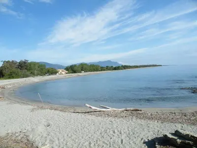 a view of a beach with the water at PRATICCIONI in Linguizzetta