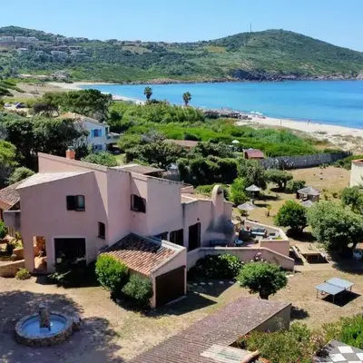 Villa pieds dans l'eau
