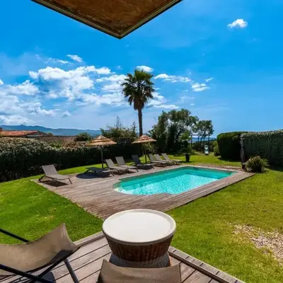 Splendide appartement T3 piscine et vue mer
