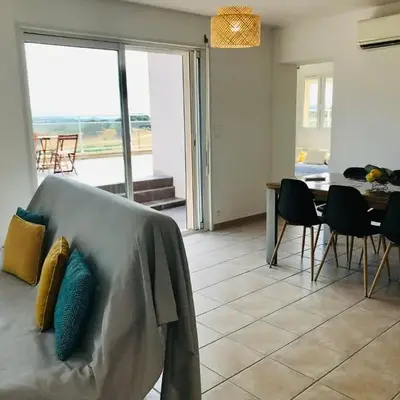 Bel appartement dans villa à la campagne proche d’Ajaccio