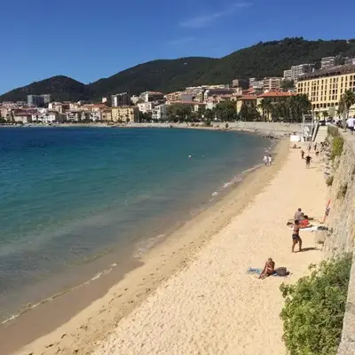 AJACCIO / CENTRE VILLE / PORT 2mn / PARKING PROCHE/ TOUTES COMMODITES
