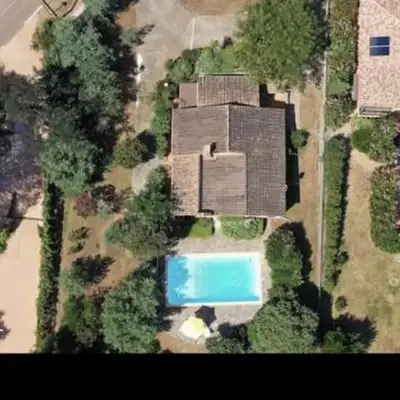 Villa privée dans un cadre verdoyant