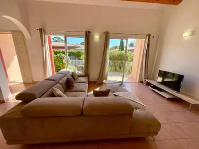 two pillows on a bed in a bedroom at CALA CORSICA - Villas 5 Etoiles T5 Piscine privée - Villa T4 Piscine privée chauffée - Villa T3 Piscine partagée - Internet Fibre - Entièrement Climatisée à Lecci de Porto-Vecchio Cala Rossa in Lecci