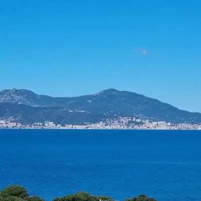 Superbe appartement T3 face mer baie Ajaccio