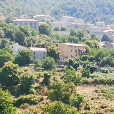 Maison de village avec jardin privatif