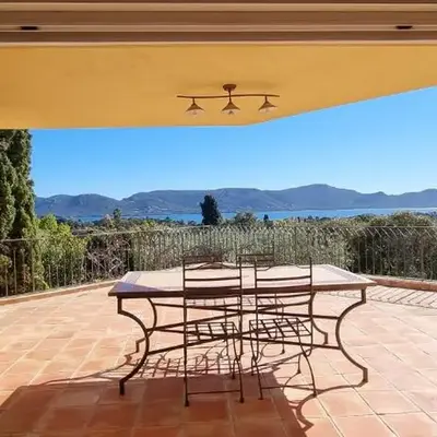 CASA SOPRANA - HAUT DE VILLA indépendant avec piscine et jardin privés - Independant TOP OF VILLA with private pool and garden
