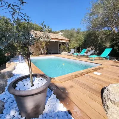 Maison avec piscine chauffée