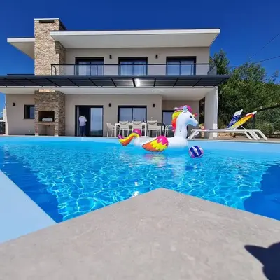 Villa Mekasteni