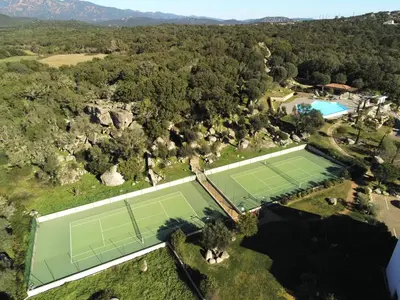 an overhead view of a tennis court with two courts at Résidence Domaine d'Arca Porto Vecchio - T2 haut standing - 4 personnes 