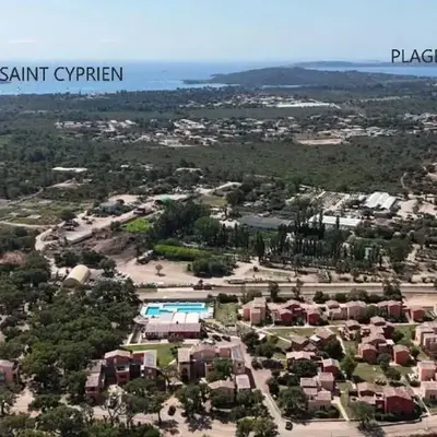 Joli T2 climatisé au calme à 10 mm de Porto-Vecchio dans une résidence de tourisme