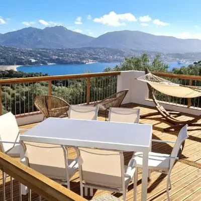 Super villa idyllique & antique avec vue mer imprenable