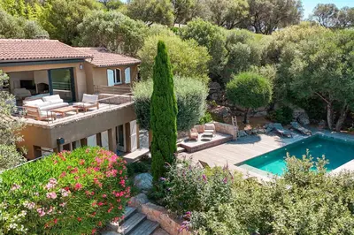an aerial view of a house with a swimming pool at Villa Casta Joia Di Cirendinu in Sainte-Lucie de Porto-Vecchio