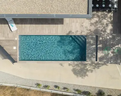 an overhead view of a swimming pool in a house at Villa Elora vue mer et piscine in Viggianello