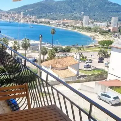 Magnifique appartement avec balcon vue mer à l'entrée d'Ajaccio