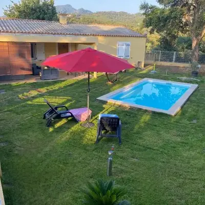 Agréable rez de jardin avec Piscine et Jacuzzi