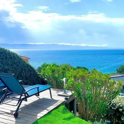 Ajaccio maison bord de mer dans résidence avec piscine